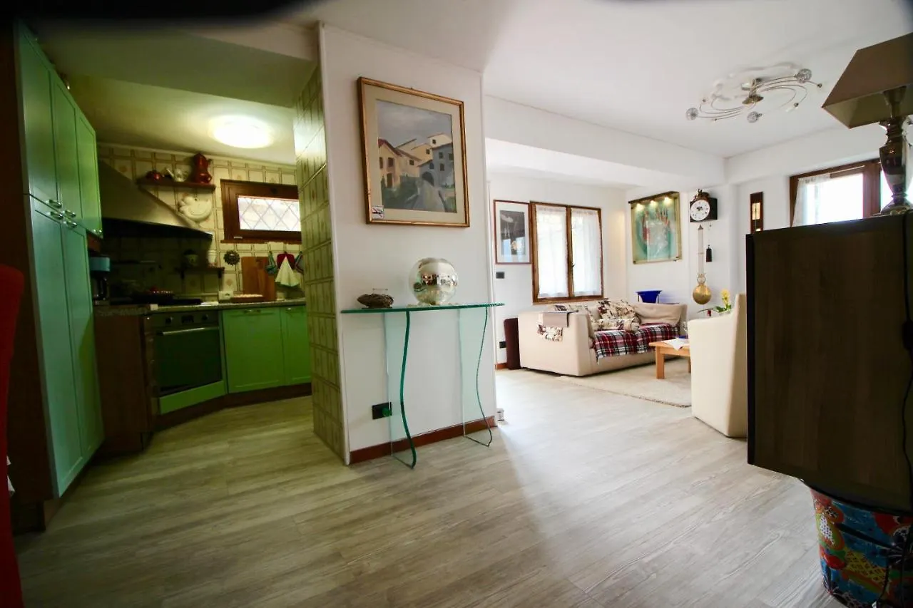 Casa Heli II Apartment San Zeno di Montagna Italy